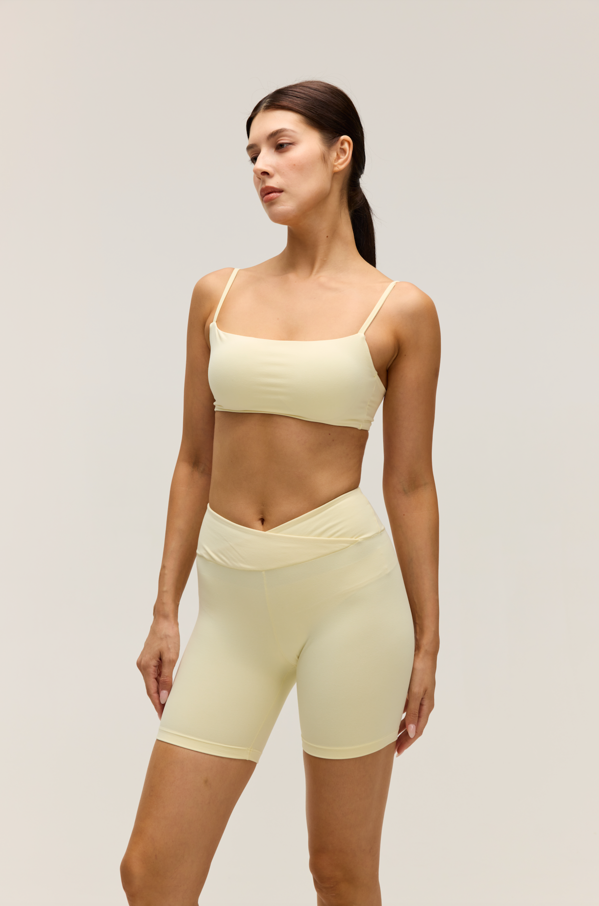 ESSENTIAL CROP | BUTTER CREAM