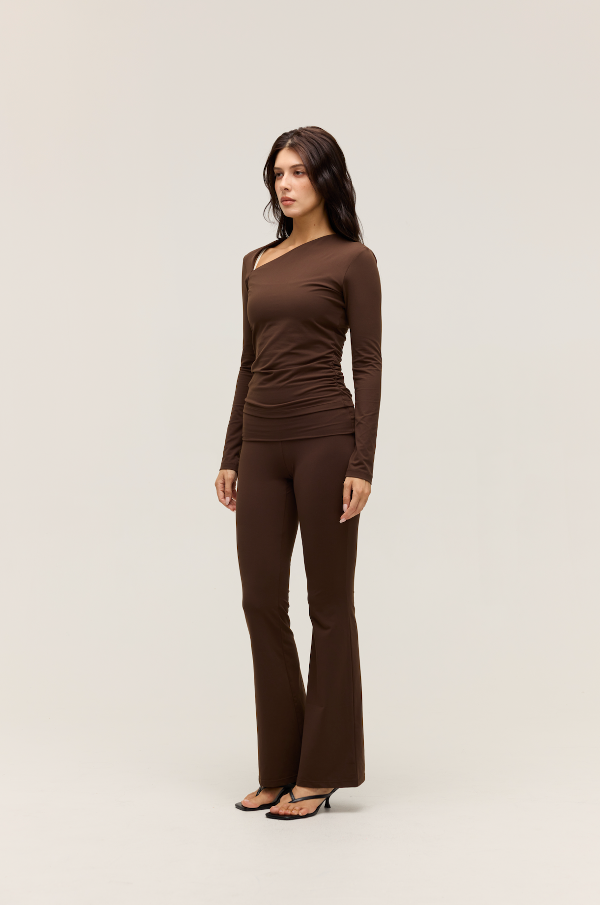 ASYMMETRIC LONG SLEEVE TOP|CHOCO
