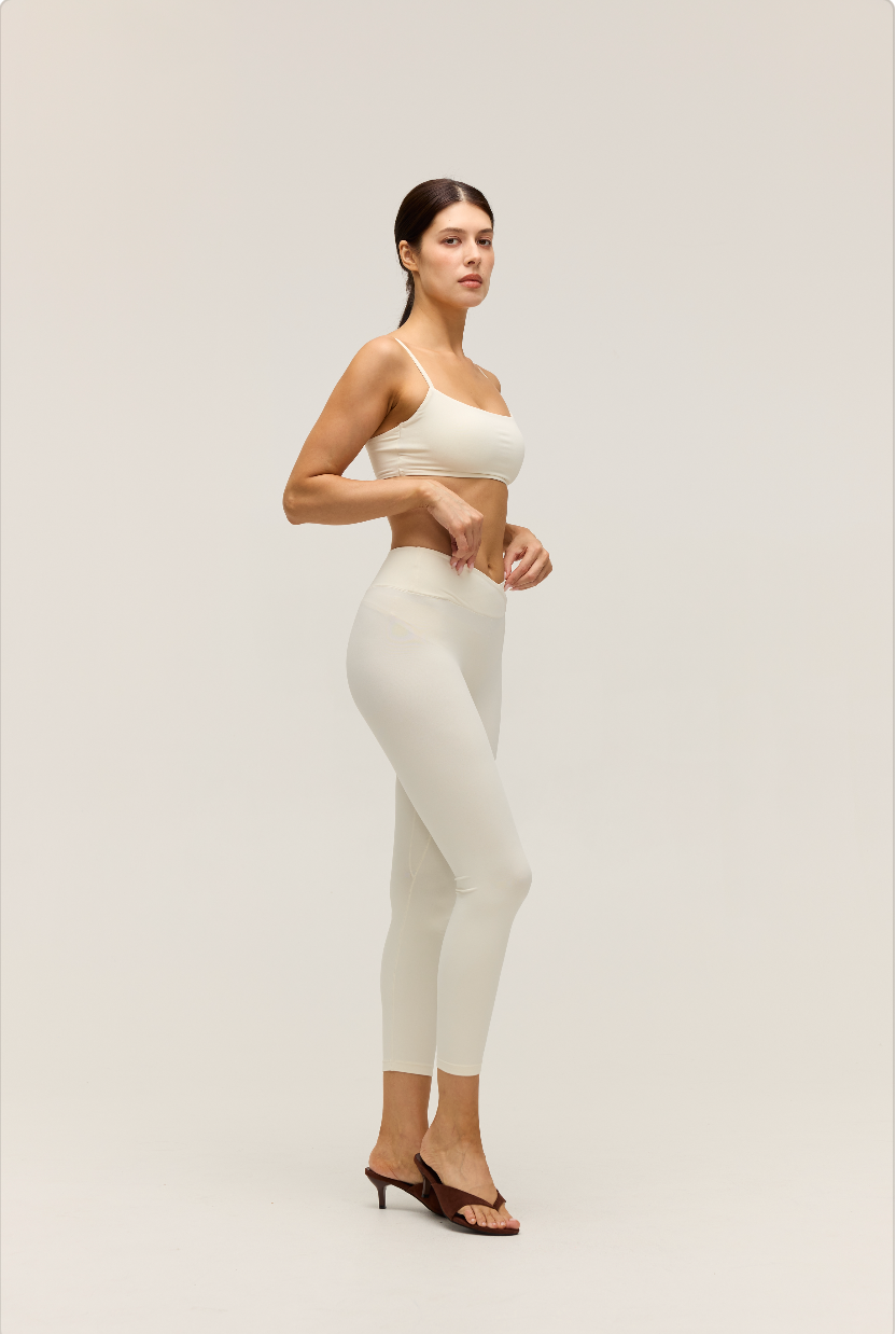 HIGH-WAISTED CROSSOVER LEGGINGS | SANDY WHITE