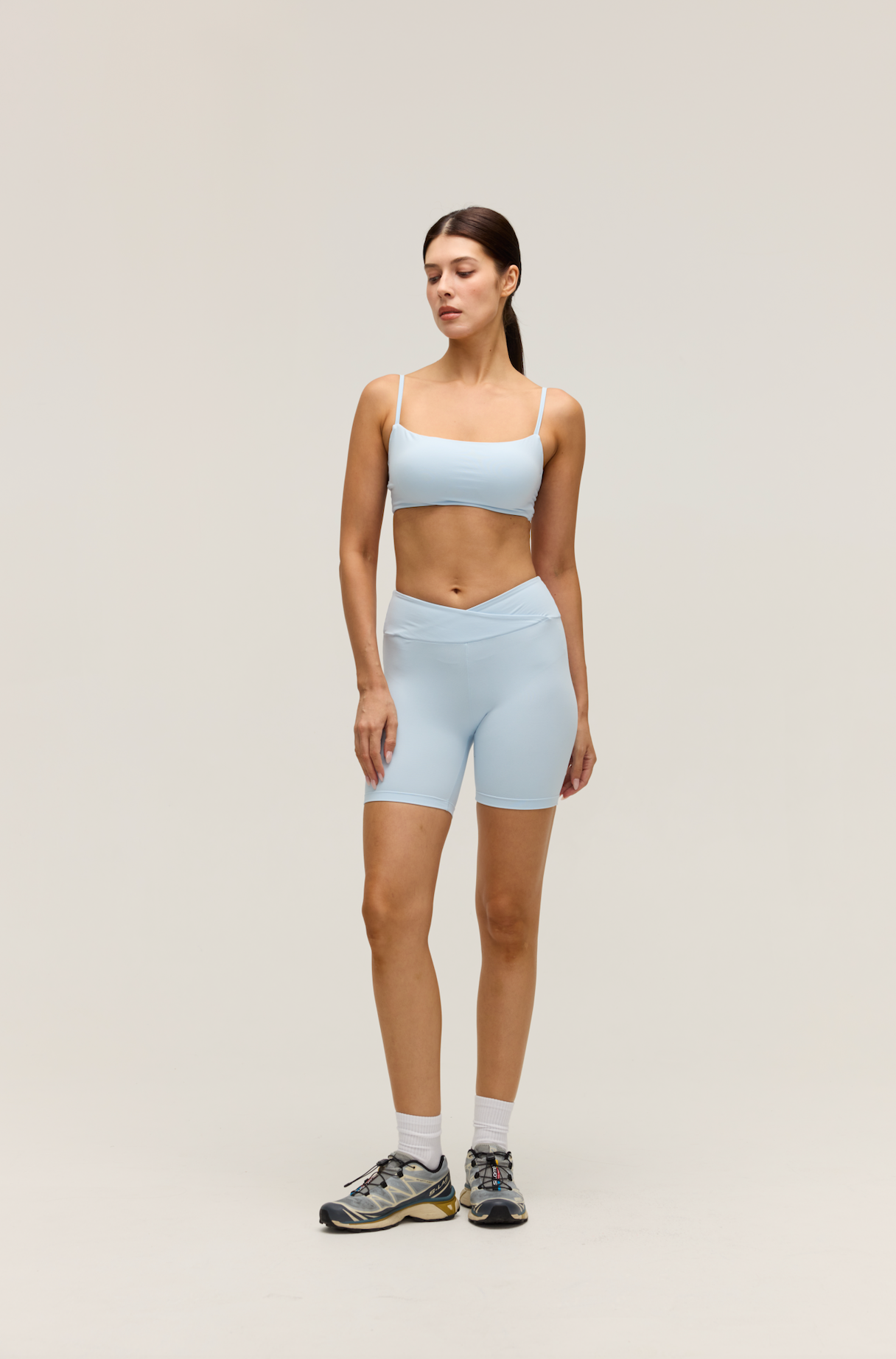 ESSENTIAL CROP｜POWDER BLUE
