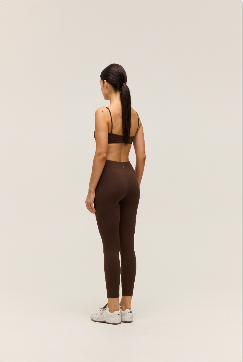 HIGH-WAISTED CROSSOVER LEGGINGS | CHOCO