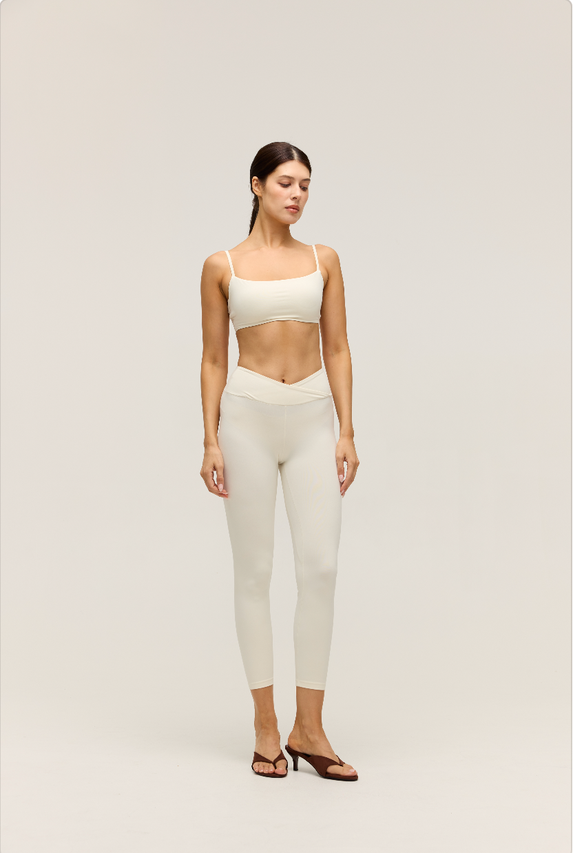 HIGH-WAISTED CROSSOVER LEGGINGS | SANDY WHITE