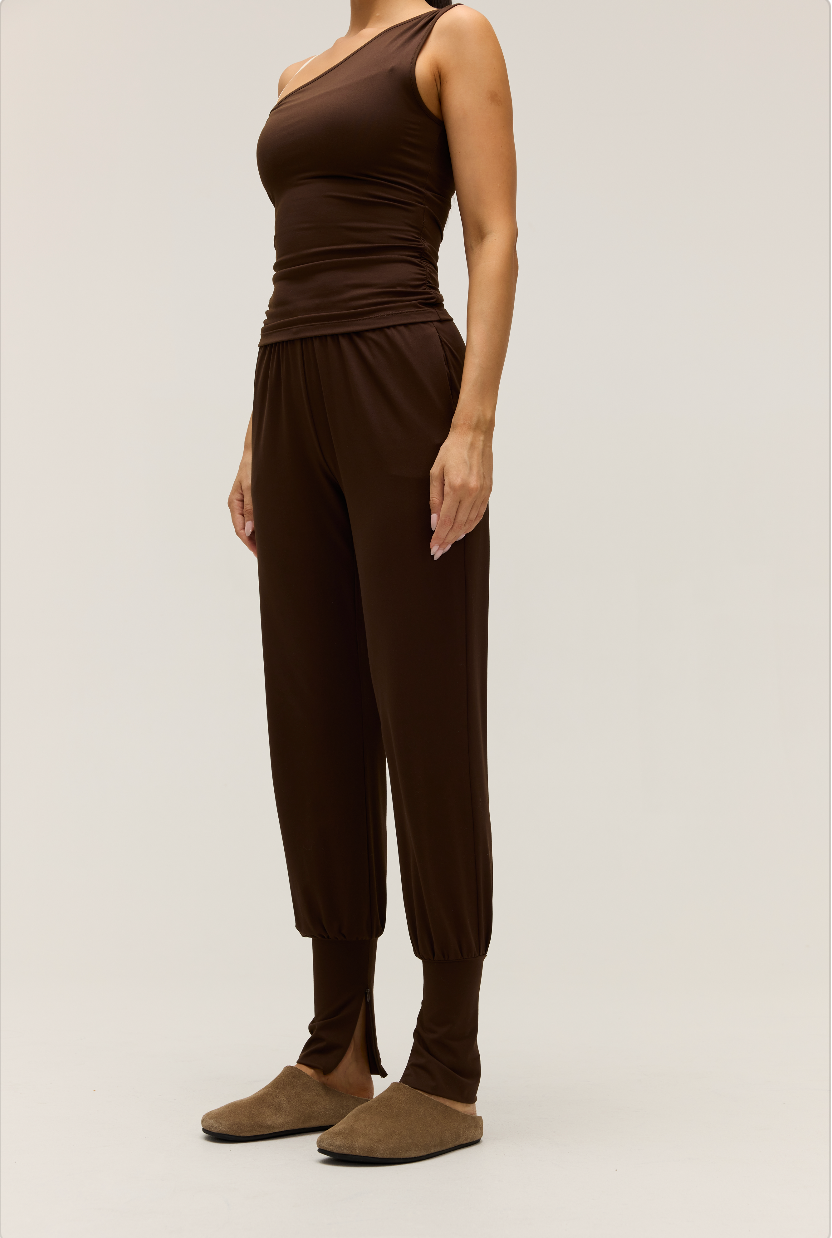 KNITTED SLIM ANKLE JOGGER PANTS | CHOCO