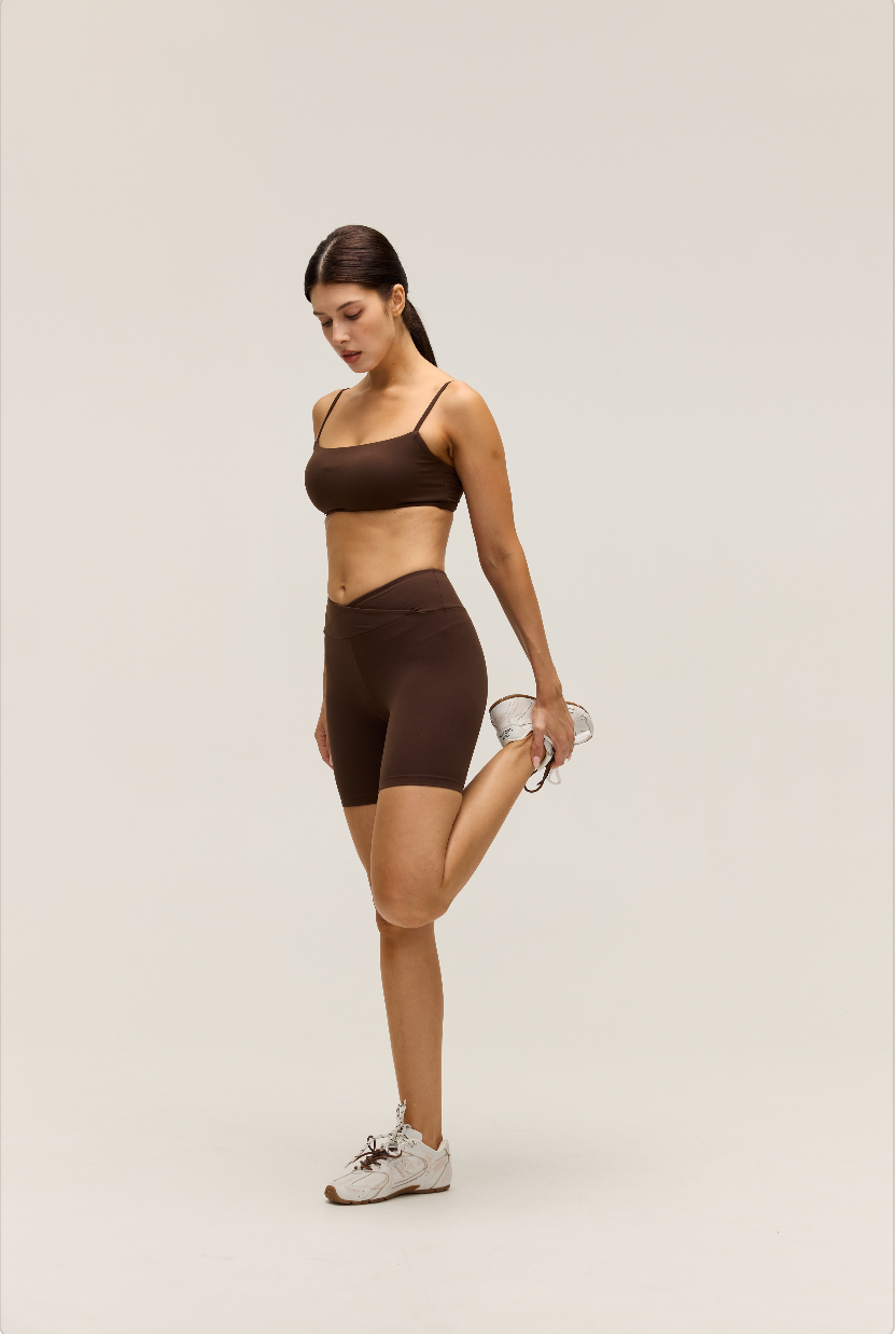 HIGH-WAISTED CROSSOVER SHORTS 6'' | CHOCO