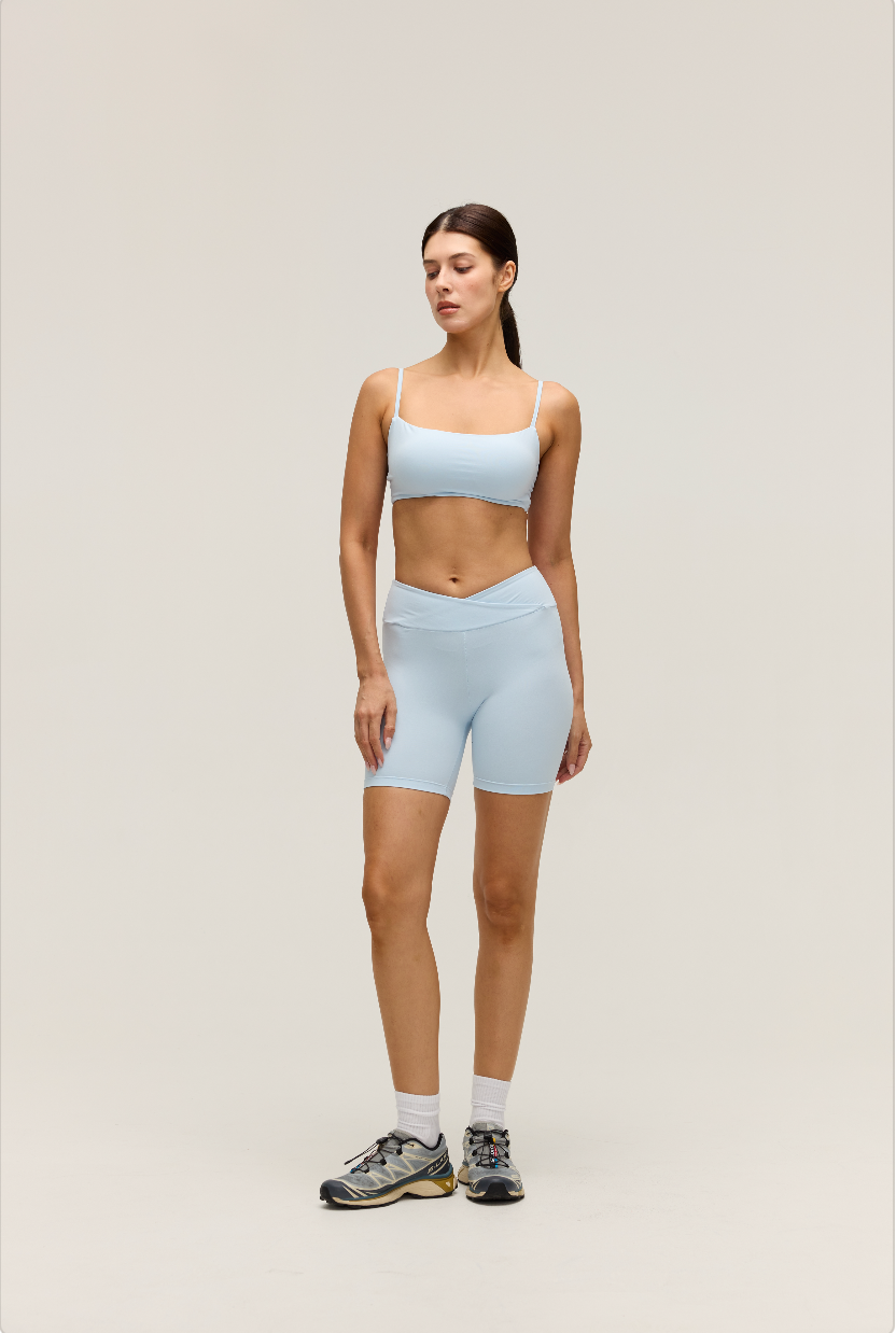 HIGH-WAISTED CROSSOVER SHORTS 6'' | POWDER BLUE